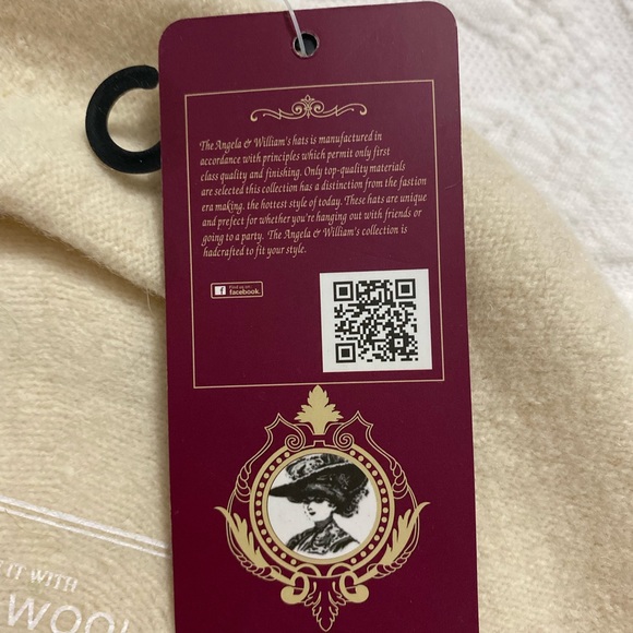 Beret or Beani off white 100 % Pure Wool. - Picture 10 of 11